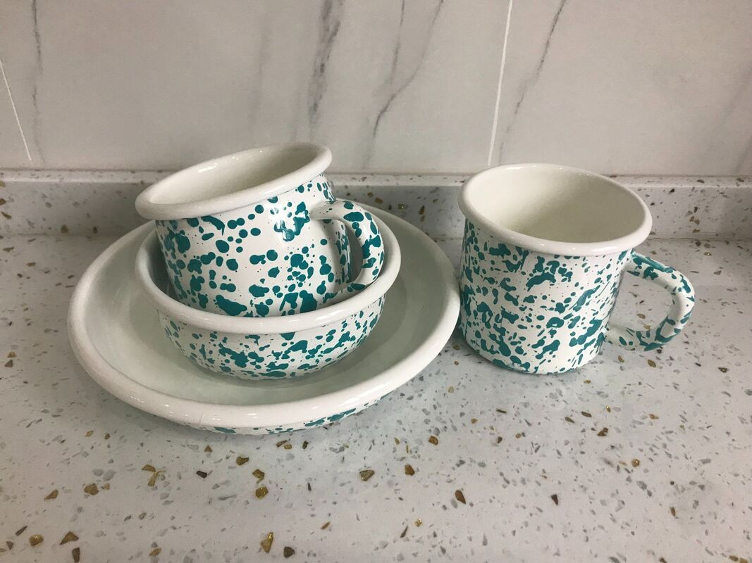 Handmade Enamel Rolled Edged Dinnerware Metal Tableware Plates Sets With Custom Decal and High Temperature Logo Printing