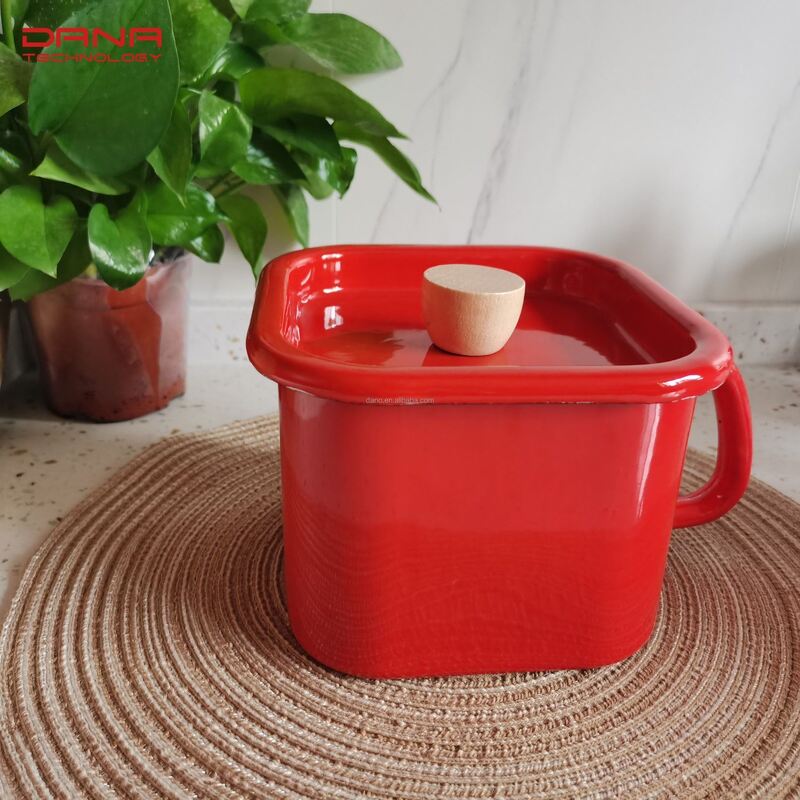 Enamel Classical Style Noodle Cup Featuring Chessboard Type Design and Plastic Lid Together with Enamel Lid Accompanied