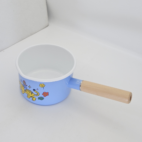 14cm Soft Blue Cartoon Tiger Print Enamel Milk Pot With Wooden Handle Enamel Saucepan For Milk Heating Baby Food Cooking